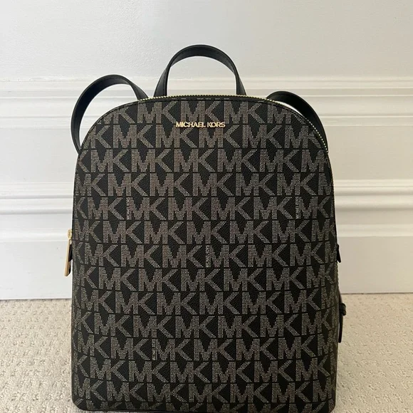 Micheal Kors BoOkbag brand new with tags m98042690634_1.jpg main image 4